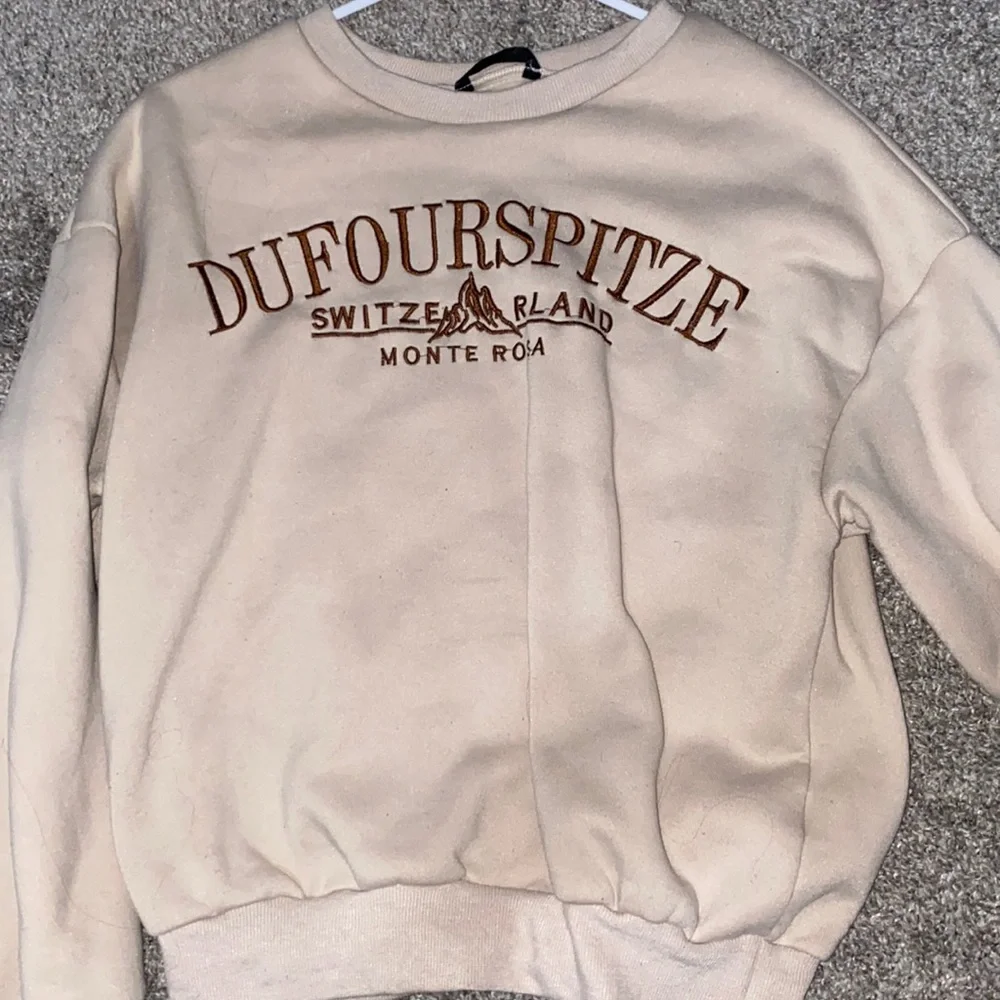 Pullover - Picture 3 of 3